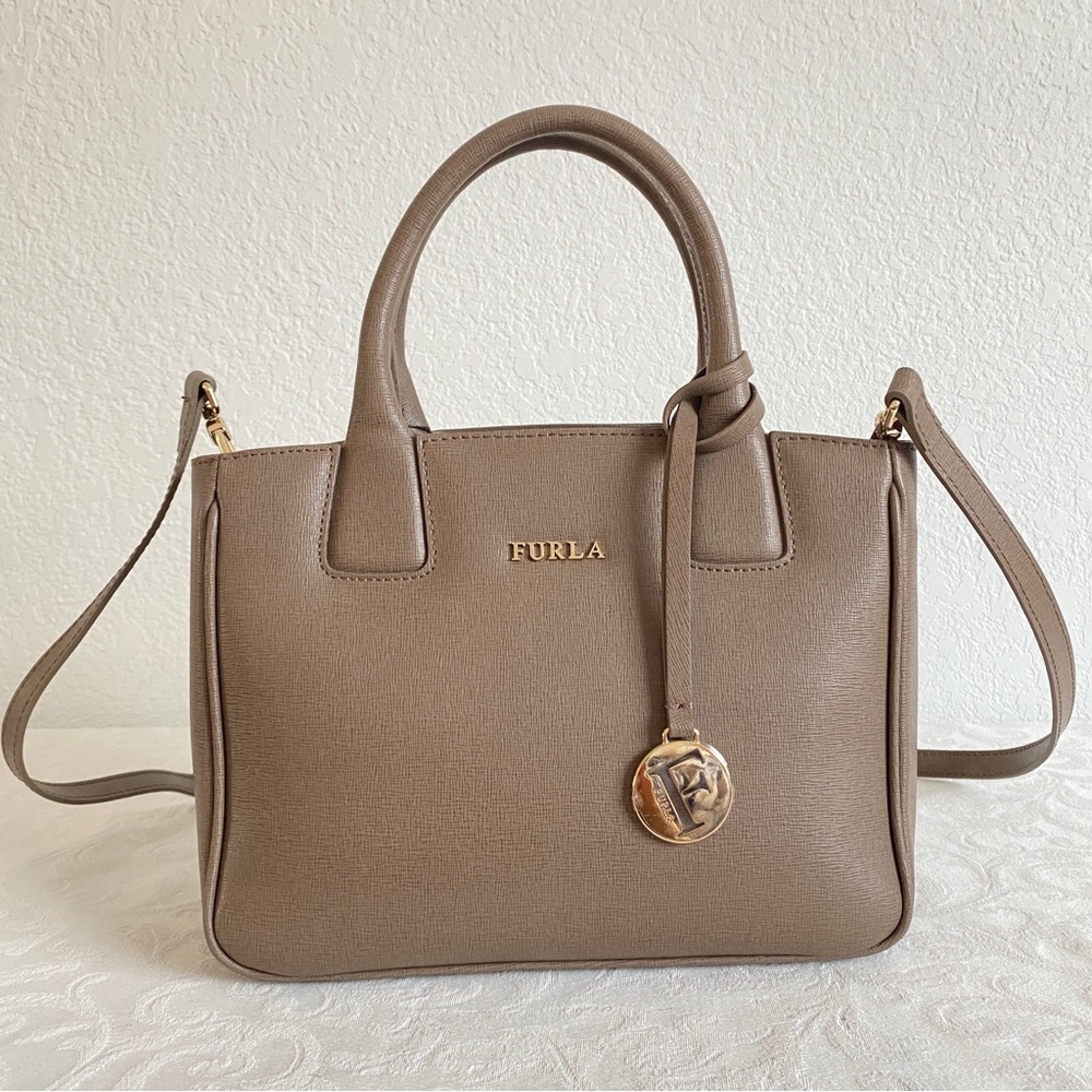 FURLA Medium Saffiano tote